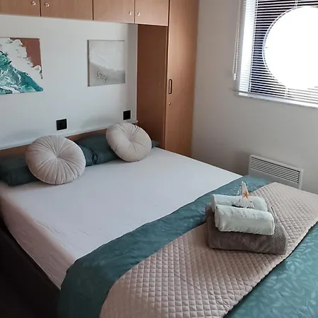 Apartment Bredene Sea Poolview - Promenade Cannes Apartment *
